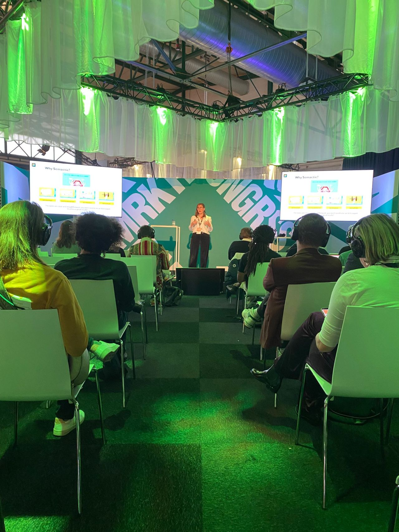 Semactic presentation at a marketing congress